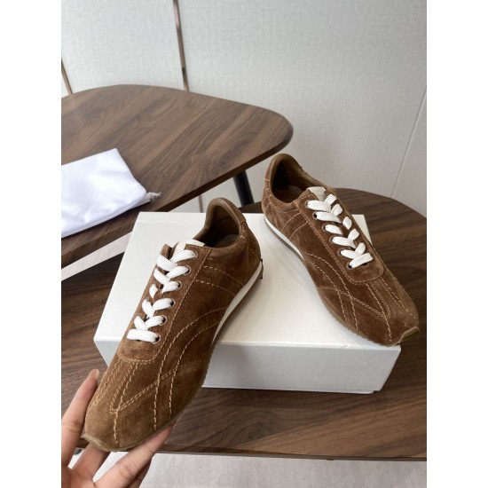 Toteme Shoes Collection
Women 35-40