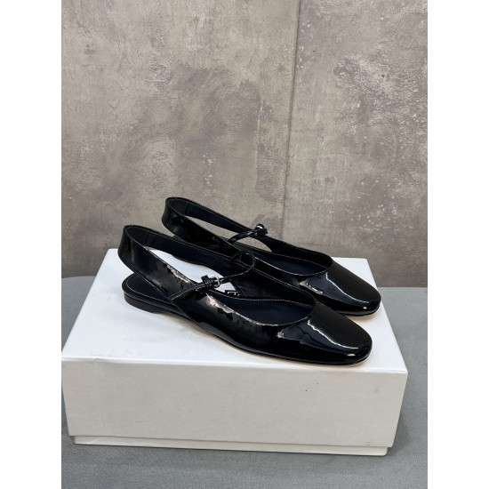 Toteme Shoes Collection
Women 35-40