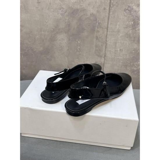 Toteme Shoes Collection
Women 35-40