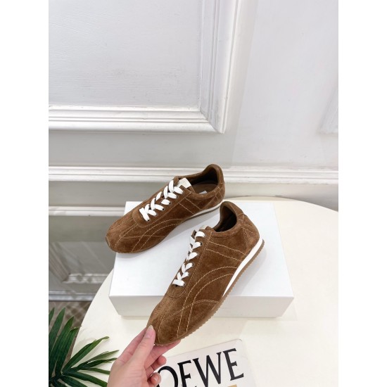 Toteme Shoes Collection
Women 35-40