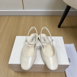 Toteme Shoes Collection
Women 35-40
