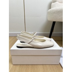 Toteme Shoes Collection
Women 35-40