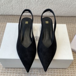Toteme Shoes Collection
Women 35-40