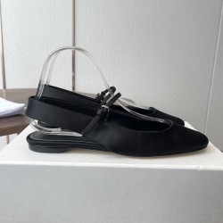 Toteme Shoes Collection
Women 35-40