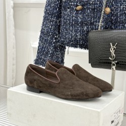 Toteme Shoes Collection
Women 35-40