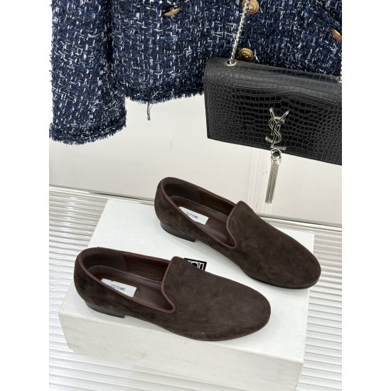 Toteme Shoes Collection
Women 35-40