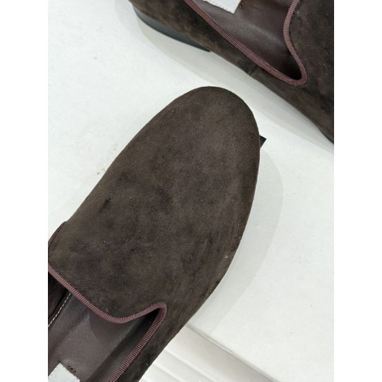 Toteme Shoes Collection
Women 35-40