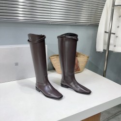 Toteme Shoes Collection
Women 35-40