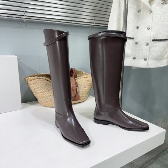 Toteme Shoes Collection
Women 35-40