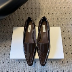Toteme Shoes Collection
Women 35-40