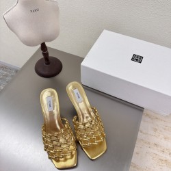 Toteme Shoes Collection
Women 35-40