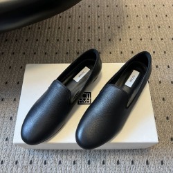 Toteme Shoes Collection
Women 35-40