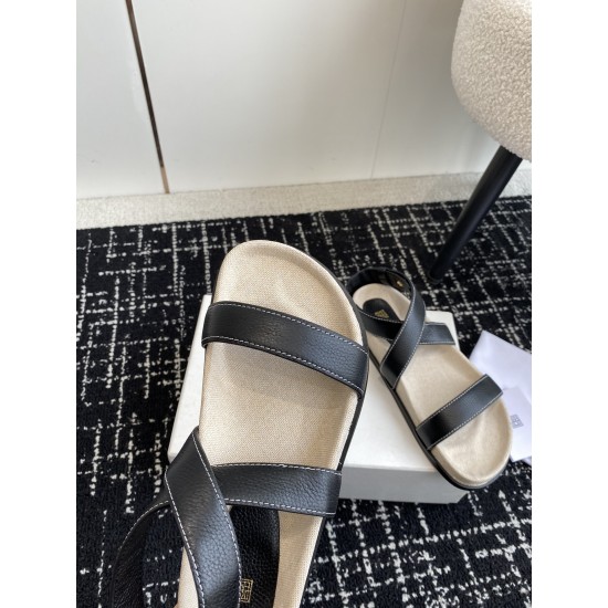 Toteme Shoes Collection
Women 35-40