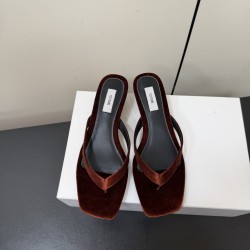 Toteme Shoes Collection
Women 35-40