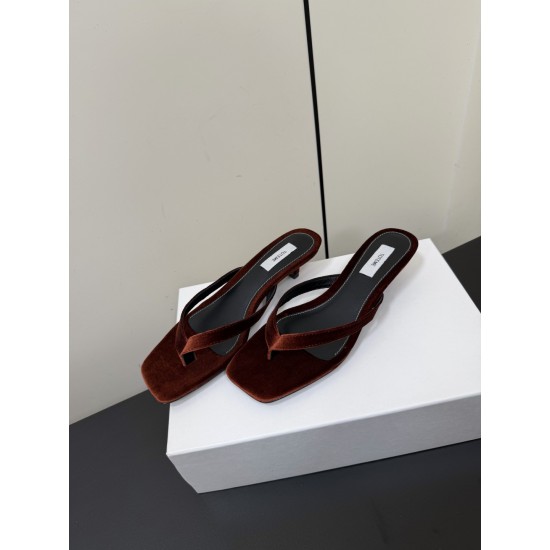 Toteme Shoes Collection
Women 35-40