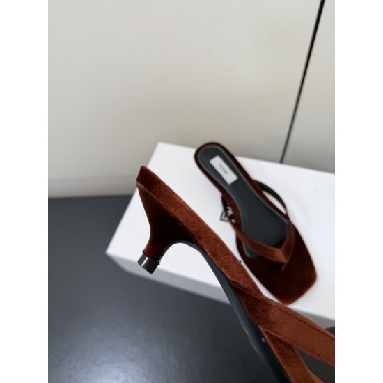 Toteme Shoes Collection
Women 35-40