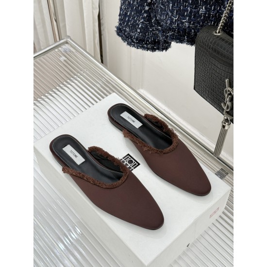 Toteme Shoes Collection
Women 35-40