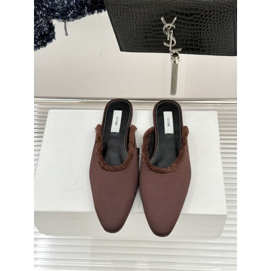 Toteme Shoes Collection
Women 35-40