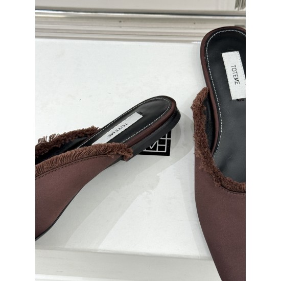 Toteme Shoes Collection
Women 35-40