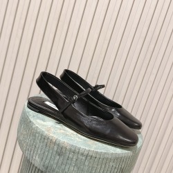 Toteme Shoes Collection
Women 35-40