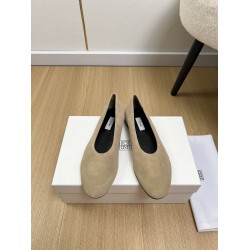 Toteme Shoes Collection
Women 35-40