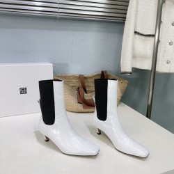 Toteme Shoes Collection
Women 35-40