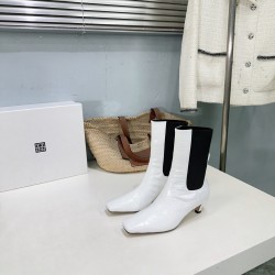 Toteme Shoes Collection
Women 35-40