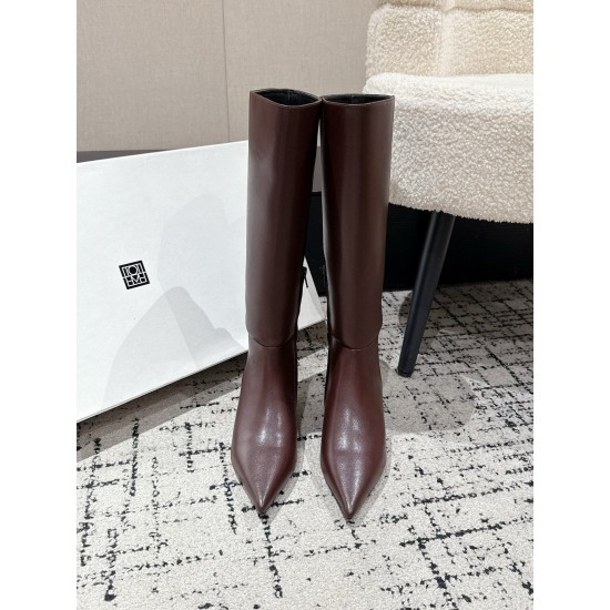 Toteme Shoes Collection
Women 35-40