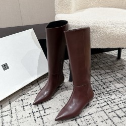 Toteme Shoes Collection
Women 35-40