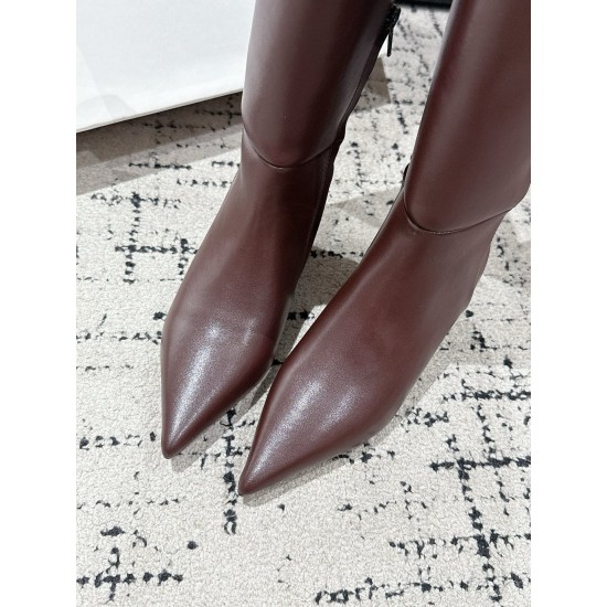 Toteme Shoes Collection
Women 35-40
