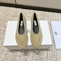 Toteme Shoes Collection
Women 35-40