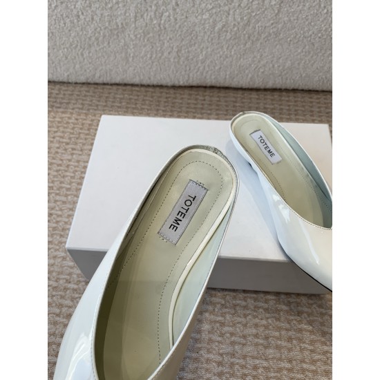 Toteme Shoes Collection
Women 35-40