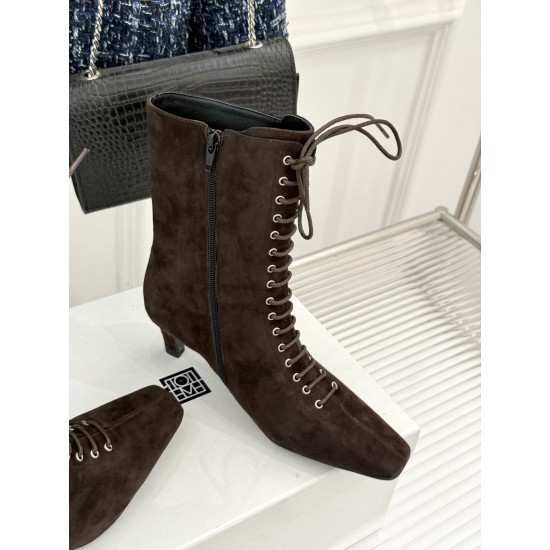 Toteme Shoes Collection
Women 35-40