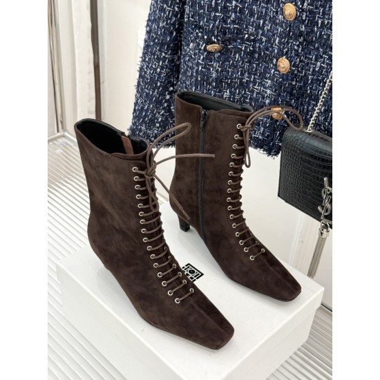 Toteme Shoes Collection
Women 35-40