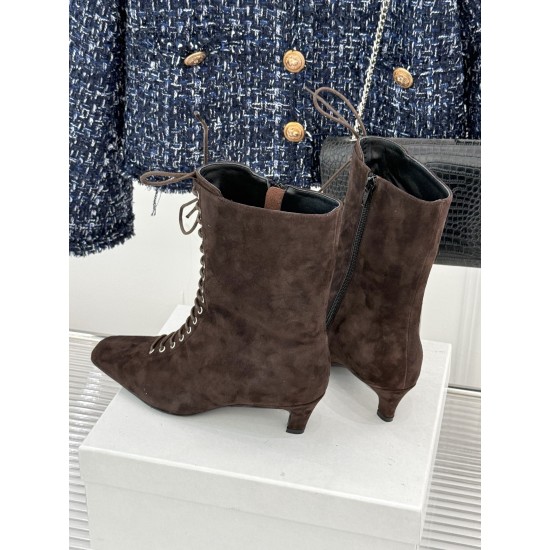 Toteme Shoes Collection
Women 35-40