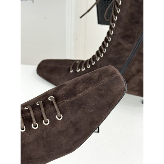 Toteme Shoes Collection
Women 35-40