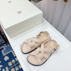 Toteme Shoes Collection
Women 35-40