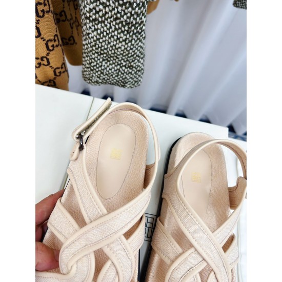 Toteme Shoes Collection
Women 35-40
