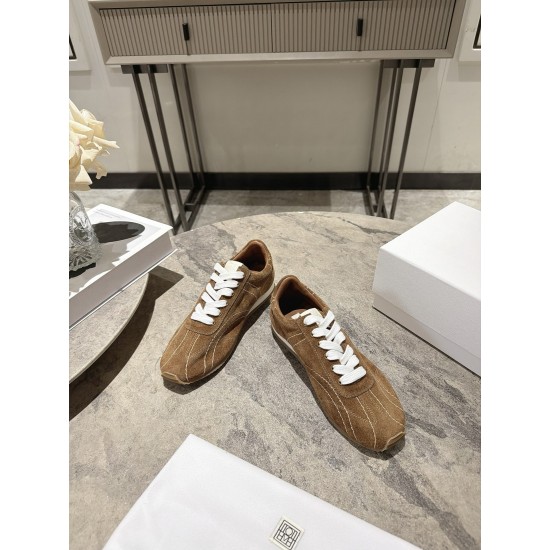 Toteme Shoes Collection
Women 35-40