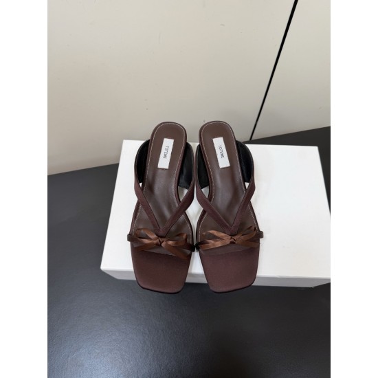 Toteme Shoes Collection
Women 35-40