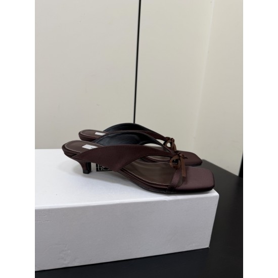 Toteme Shoes Collection
Women 35-40