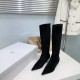 Toteme Shoes Collection
Women 35-40