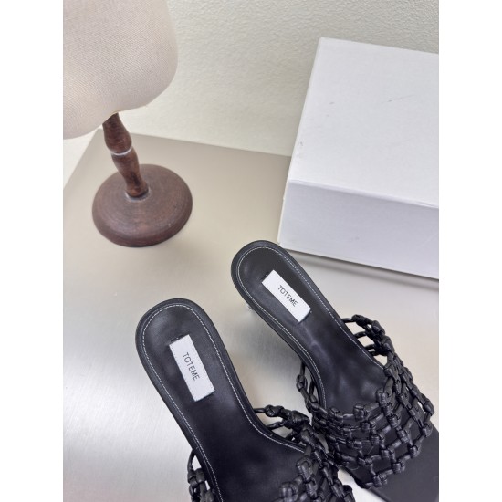 Toteme Shoes Collection
Women 35-40