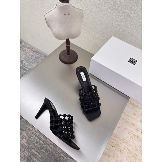 Toteme Shoes Collection
Women 35-40