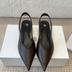 Toteme Shoes Collection
Women 35-40