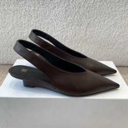Toteme Shoes Collection
Women 35-40