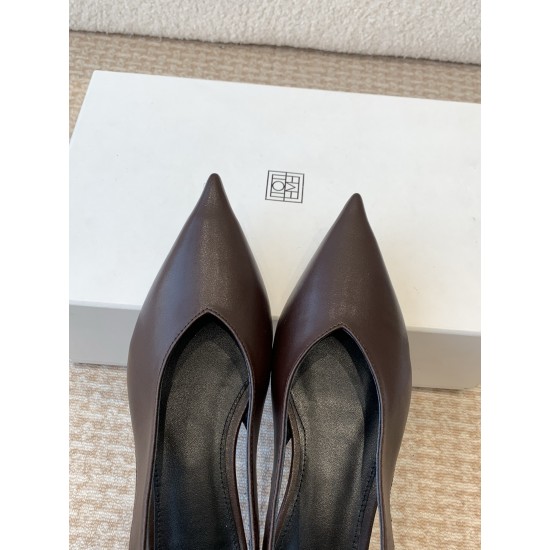 Toteme Shoes Collection
Women 35-40