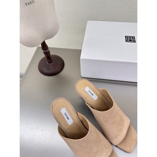 Toteme Shoes Collection
Women 35-40