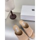 Toteme Shoes Collection
Women 35-40