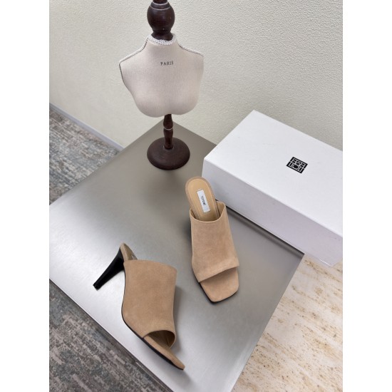 Toteme Shoes Collection
Women 35-40
